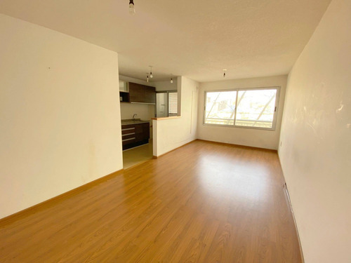 Imagen 2 de 14 de Venta De Apartamento Con 2 Dormitorios En Centro