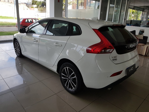 Volvo V40 2.0 T4 Plus
