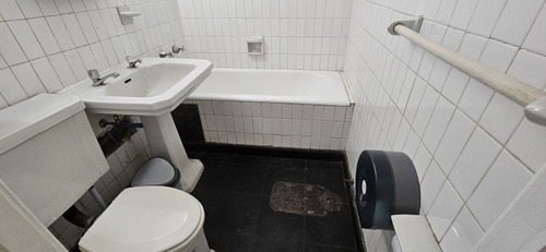 Oficina En Segundo Piso Huerfanos - Ahumada