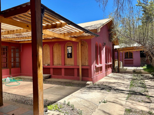 Maravillosa Casa En Perfecto Estado, Sector Céntrico
