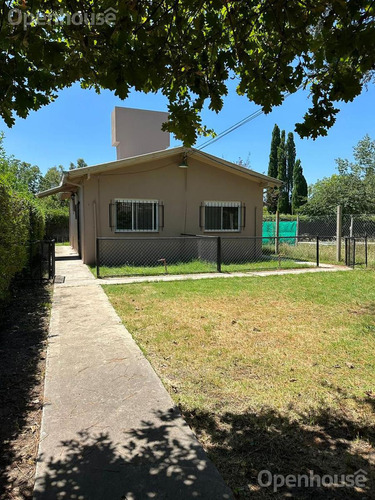 Venta Casa Con Dos Departamentos Pilar 