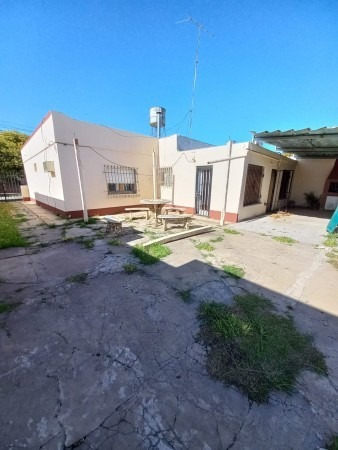 Imagen 2 de 23 de Casa Tres Dormitorios En Alvarez