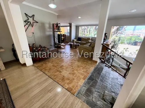 Casa En Venta. Urb. Sorocaima.