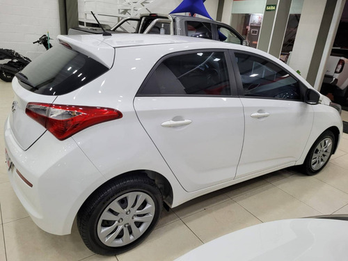 Imagem 6 de 11 de Hyundai Hb20 1.0 Comfort Plus 12v Flex 4p Manual