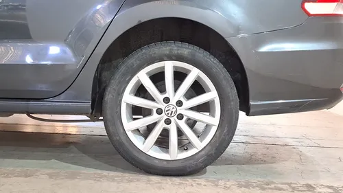Volkswagen Vento 1.6 HIGHLINE AUTO