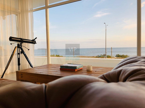 Imagen 2 de 24 de Casa De 5 Dormitorios En Playa Mansa, Punta Del Este.