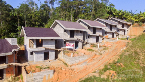 Imagem 17 de 20 de Sobrado No Bairro Tribess, Casa 02, Com 03 Dormitórios, Sendo 1 Suíte, Banheiro Social, Cozinha, Sala De Estar E Jantar, Lavabo, Área De Serviço, 02 Vagas De Garagem, Churrasqueira, Laje, Com Área Co