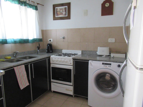Imagen 9 de 14 de Departamento 2 Ambientes Planta Alta Villa Morra Pilar