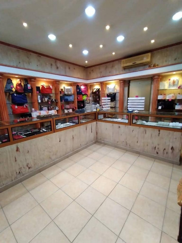 Local En Alquiler En Charallave Con Fondo De Comercio