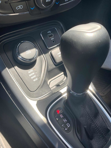 Imagen 13 de 22 de Jeep Compass 2019 2.4 Longitude Plus