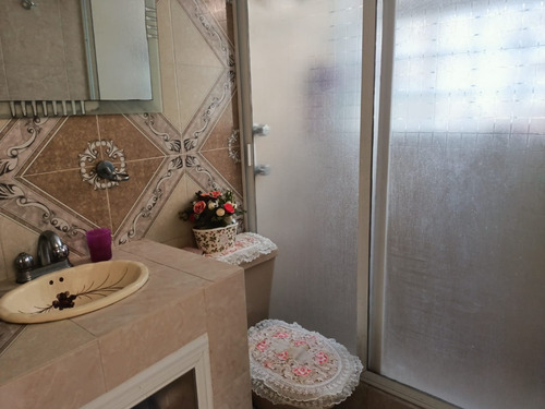 Casa En Venta En Los Reyes Ixtacala 3 Recámaras, Estudio, 1.5 Baños, Un Auto