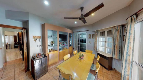 Casa Venta 3 Dormitorios, 2 Baños Y Terreno 10 X 27,5 Mts -275 Mts 2- Ringuelet