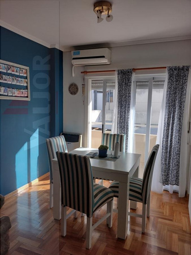 Imagen 3 de 14 de Excelente Semi Piso De 2 Ambientes 62.5m2 Totales!!! - Cocina Independiente - Balcon Y Patio Propio!!!