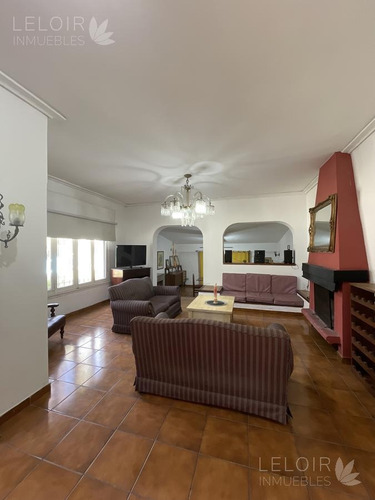 Imagen 12 de 30 de Casa En Venta 5 Amb En Parque Leloir