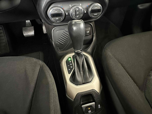 Jeep Renegade 1.8 16V FLEX LONGITUDE 4P AUTOMÁTICO