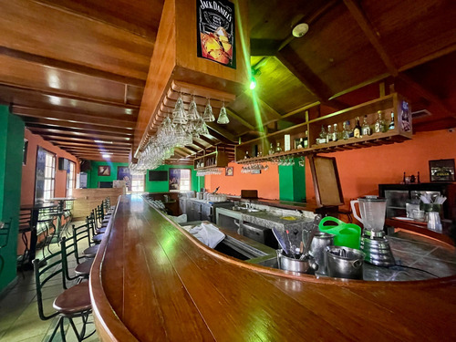 Venta Fondo De Comercio De Amplio Y Emblematico Restaurante En Los Altos Mirandinos Carrizal Rz