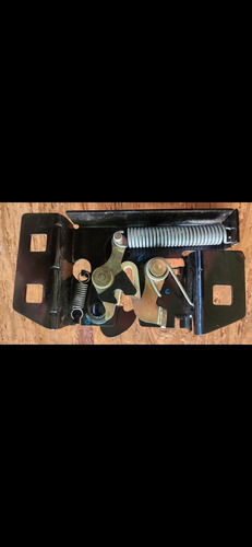 Cerradura De Capot Ford Fiesta Balita Original