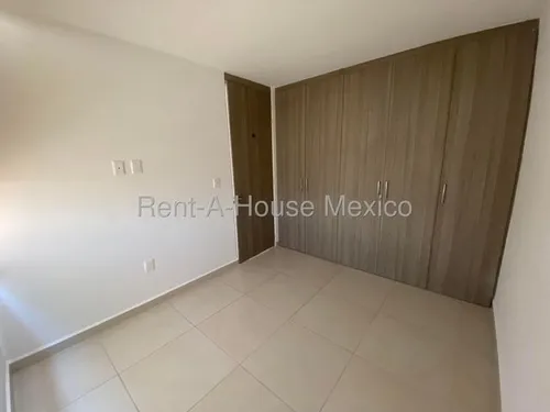 Casa Con Amenidades Y 3 Recámaras - Altos De Juriquilla. Renta
