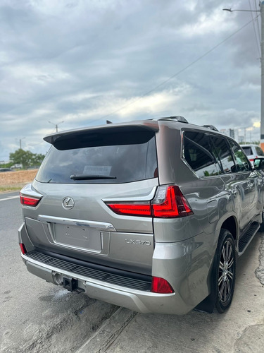 Lexus 2021 F Sport Americana
