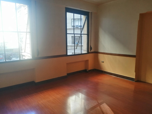 Imagen 8 de 9 de Arriendo Oficina 2 Privados. Agustinas. Santiago