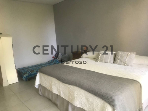 Imagen 6 de 23 de Espectacular Casa En Barrio Dalvian