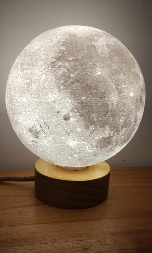 Lámpara Luna 3d Led Luz Cálida Base Madera, Decorativa Marrón Claro Blanco