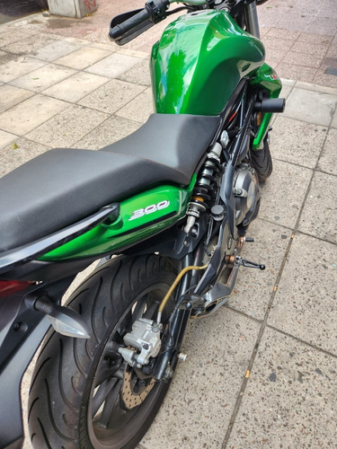 Imagen 5 de 16 de Benelli Tnt 300 /2017/ 29.000 Km.