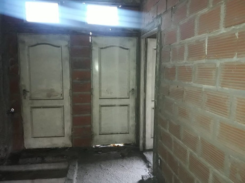 Imagen 5 de 14 de Permuta - Piso De 3 Ambientes En Venta - Isidro Casanova