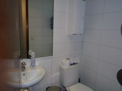 Tranqueras- Las Condes 110 M2 Con 7 Privados Y 3 Baños