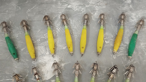 18 Anzuelos Potera Para Calamar, Verde Y Amarillo (Usado)