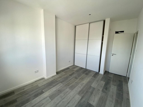 Imagen 12 de 17 de Venta Semipiso 2 Dorm C/ Cochera 15 E/45 Y 46. La Plata