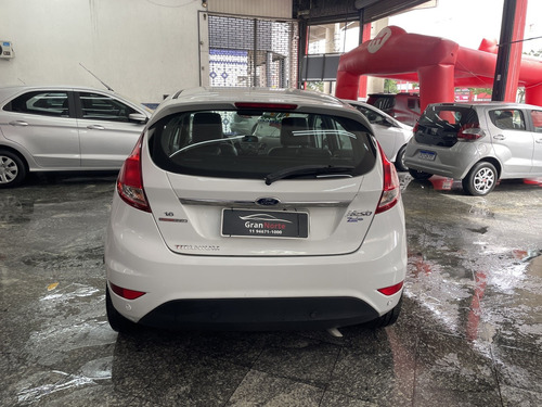 Ford Fiesta 1.6 TITANIUM HATCH 16V FLEX 4P AUTOMÁTICO
