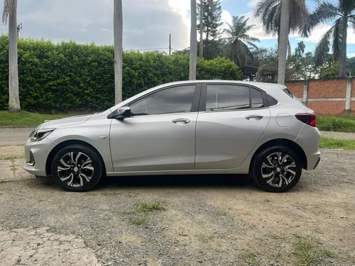 Chevrolet Onix 1.0T Premier Hatch At