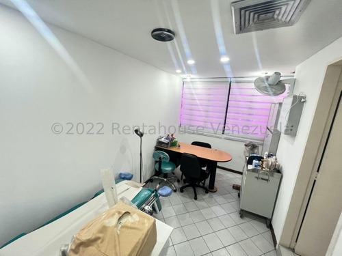 Imagen 13 de 20 de Consultorio Médico En Venta, Urb. San Bernardino