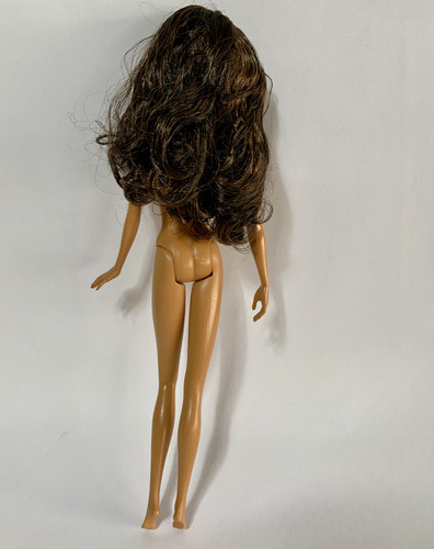 Barbie Kira Holiday 2021 - Sin Ropa, Con Detalles - (Usado)