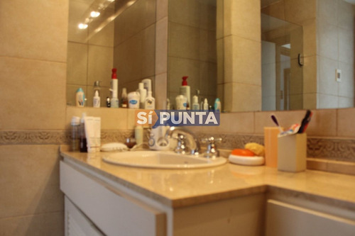 Imagen 20 de 30 de Apartamento En Venta Con Vista Al Mar De Tres Dormitorios - Oportunidad