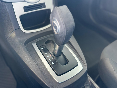 Ford Fiesta New 1.6 Se Plus Hatch 16v Flex 4p Powershift