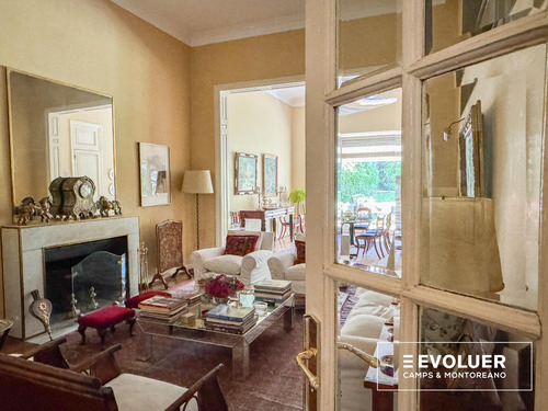 Venta Casa Jardín Pileta Cochera Plano Barrio Parque