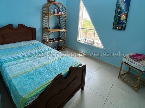 Imagen 9 de 18 de Townhouse En Venta Flamingo Falcón 2311778 Prr