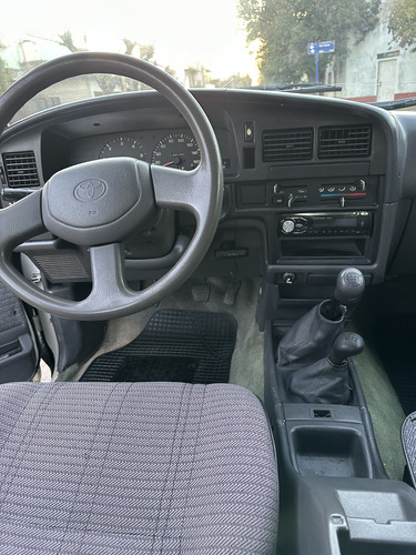 Toyota Hilux 2.8 D/cab 4x4 D Sr5