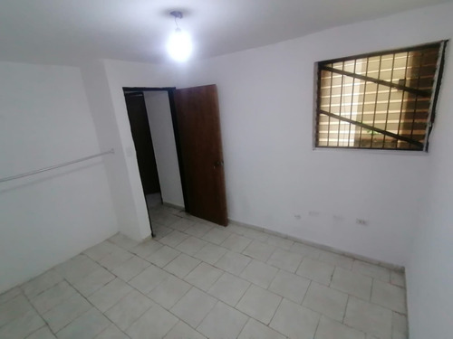 Imagen 6 de 12 de Se Vende Apartamento En Res. Pomarrosa, Paraparal (glc-1099)