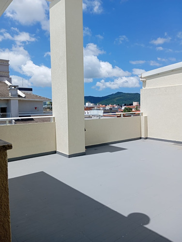 Cobertura 2 Quartos E Um Em Suíte Com 2 Vagas De Garagem