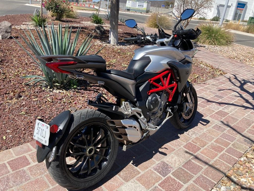 Imagen 5 de 15 de Mv Agusta Turismo Veloce
