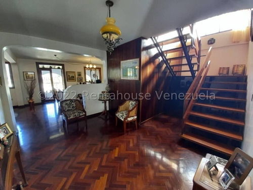 Imagen 12 de 29 de Estupenda Casa En Calle Cerrada Con Vigilancia Las 24h En Una De Las Mejores Zonas De Caracas. En Colinas De Los Ruices. Mls#22-17841