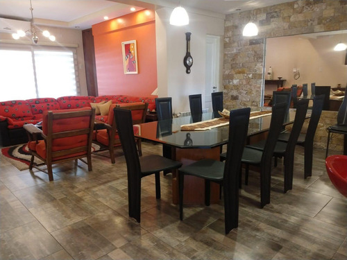 Casa En Venta - 4 Dormitorios 4 Baños - San Rafael