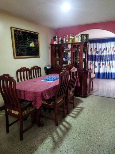 Imagen 6 de 10 de Km// Cómoda Casa En Urb. Altos De Paramillo Manzana 2