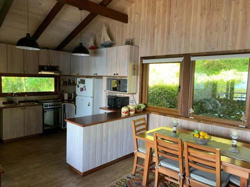 Casa En Venta De 12 Dorm. En Panguipulli