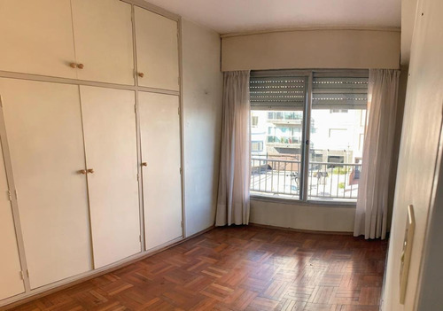 Imagen 5 de 12 de Vendo Apartamento Malvin Frente Al Mar 2 Dormitorios C/patio