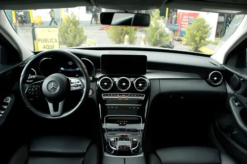 Mercedes-benz Clase C 180 Advantgarde 1.6 At Aa 4x2