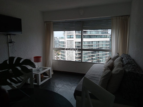 Imagen 5 de 13 de Departamento De 1 Dormitorio En Piso Alto, Punta Del Este